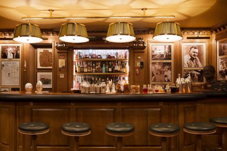 Le Renouveau du Bar Hemingway : Quand Tradition et Modernité Se Rencontrent