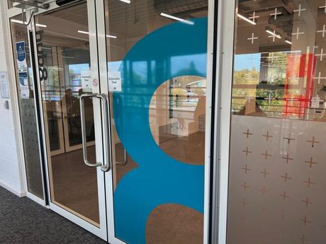 Hub8 Une campagne de recyclage des téléphones portables frappe Cheltenham