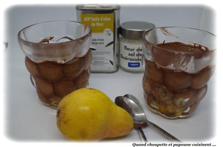mousse au chocolat noir sur lit de poires, huile d'olive de Nice AOP-3721