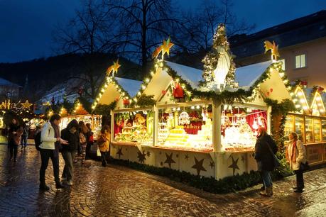 Marché de Noël de Heidelberg © Daderot - licence [CC0] from Wikimedia Commons