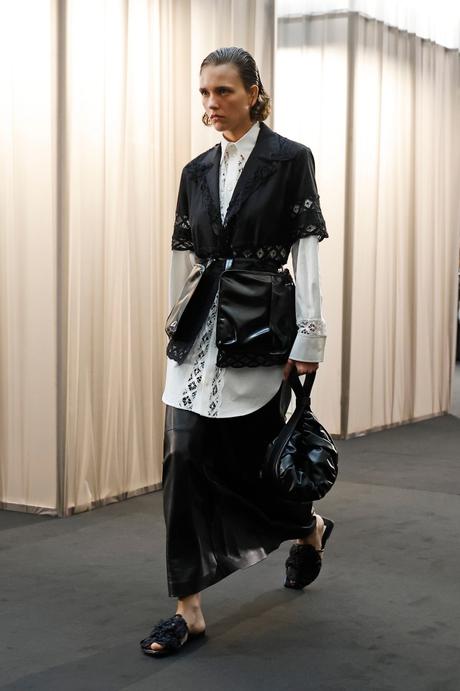 FASHIONWEEK SS24 : ce qu’il faut retenir du défilé EENK FASHIONWEEK SS24 : ce qu’il faut retenir du défilé EENK