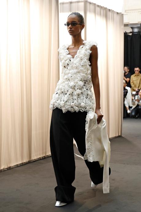 FASHIONWEEK SS24 : ce qu’il faut retenir du défilé EENK FASHIONWEEK SS24 : ce qu’il faut retenir du défilé EENK