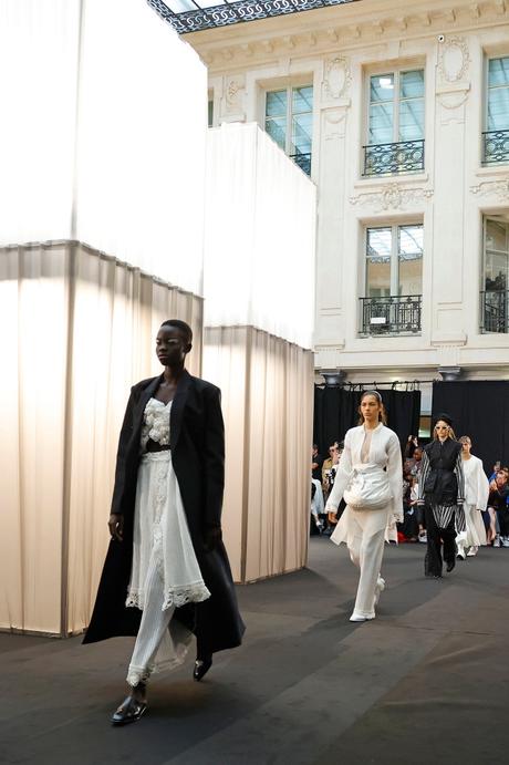 FASHIONWEEK SS24 : ce qu’il faut retenir du défilé EENK FASHIONWEEK SS24 : ce qu’il faut retenir du défilé EENK