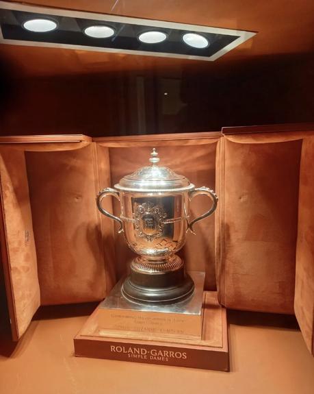 VISITE PARISIENNE : La petite histoire de Roland Garros VISITE PARISIENNE : La petite histoire de Roland Garros