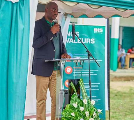 Cameroun- Appui à la formation : IHS Cameroun équipe 02 centres des Tic du lycée bilingue de Sodiko à Bonaberi