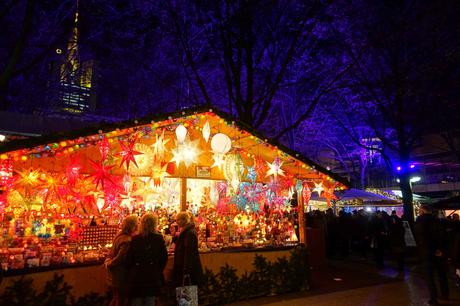 Frankfurt Christmas Market. Photo by Daderot - [CC0] from Wikimedia Commons