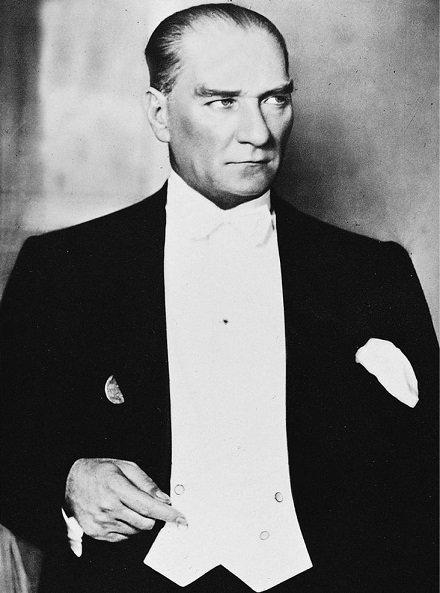 La Turquie de Mustafa Kemal Atatürk, moderne et laïque, a 100 ans !