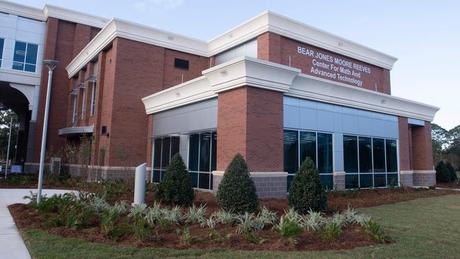 La CFP ouvre le Bear Jones Moore Reeves Center for Math Advanced Technology