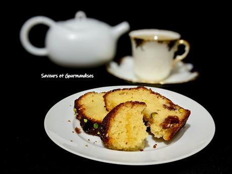 Cake aux raisins secs et aux pistaches (Recette très simple)