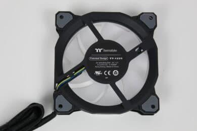 Test du Thermaltake Riing Quad 12 RGB – beaucoup de RVB et beaucoup de performances ?