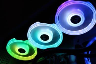 Test du Thermaltake Riing Quad 12 RGB – beaucoup de RVB et beaucoup de performances ?