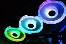 Test du Thermaltake Riing Quad 12 RGB – beaucoup de RVB et beaucoup de performances ?