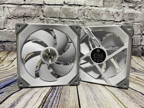 Lian Li Uni Fan SL140 – Un design convaincant !