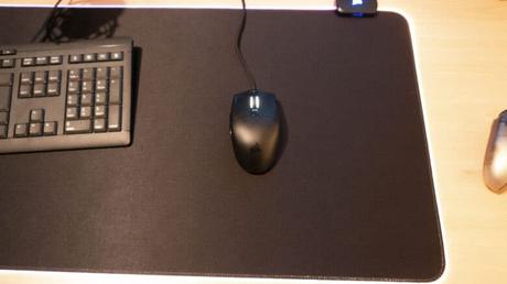 Énorme et RVB – Le tapis de souris Corsair MM700 RVB testé