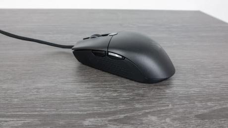 Corsair Katar Pro XT – souris de jeu fermée pesant 73 grammes en test