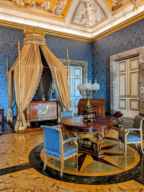 Reggia di Caserta — Le portrait de la reine Marie-Sophie des Deux-Siciles dans la chambre du roi François II