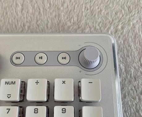 avis roccat vulcan ii max6