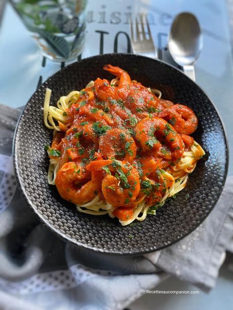 Fettuccini aux crevettes tomates et piment facultatif 