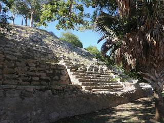 Les vestiges d'Izamal, ancienne cité Maya