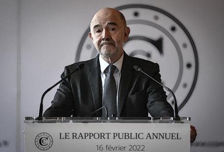 Cour des Comptes : Pierre Moscovici, l'arroseur arrosé