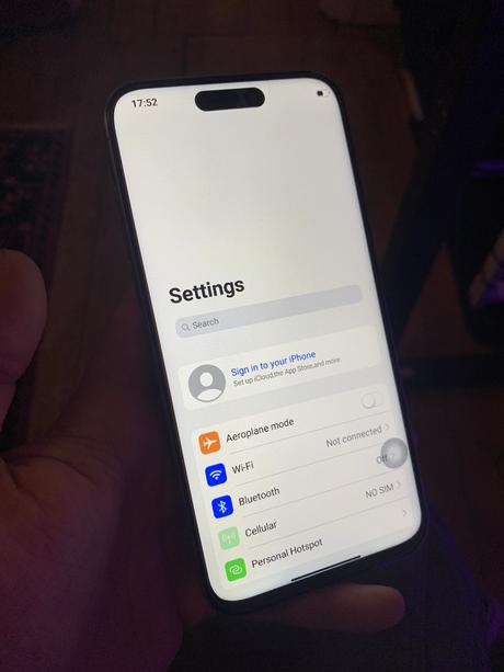 Un fan d’Apple reçoit un imposteur Android au lieu du nouvel iPhone 15 Pro Max
