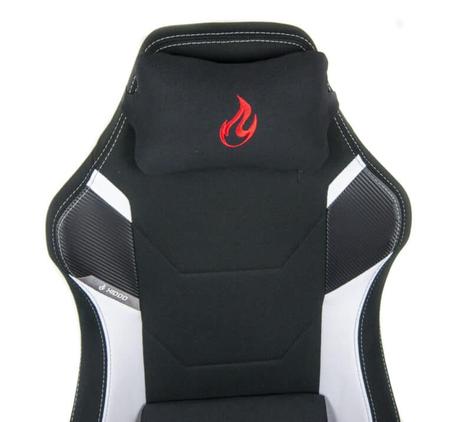 Nitro Concepts X1000 : Une chaise de jeu pour les personnes larges