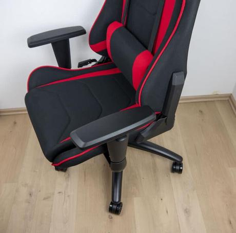 La bonne chaise au bon prix ? Engrenage SPC SR300F V2 La bonne chaise au bon prix ? Engrenage SPC SR300F V2