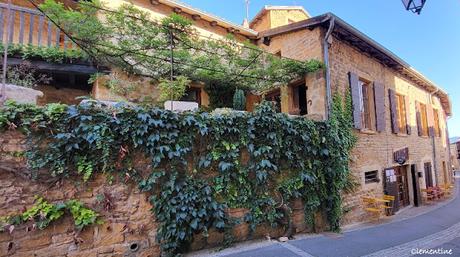 Les Villages des Pierres Dorées - Oingt (Rhône) Les Villages des Pierres Dorées - Oingt (Rhône)