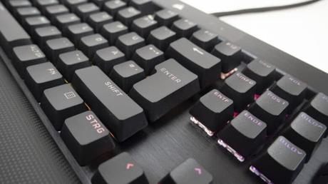 Corsair K100 RGB : Le nouveau non plus ultra sous les claviers gaming Corsair K100 RGB : Le nouveau non plus ultra sous les claviers gaming