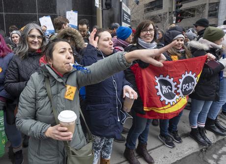 L' Orchestre Qui Joue Faux L' Orchestre Qui Joue Faux