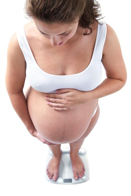 Un gain de poids élevé pendant la grossesse s’avère lié à un risque plus élevé de décès au cours des décennies qui suivent (Visuel Adobe Stock 51640333)
