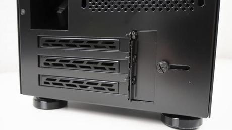 Mini boitier avec beaucoup de place en test : le Lian Li TU150 !