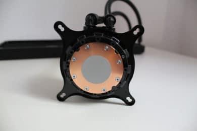 NZXT Kraken X73 – Le refroidissement par eau peut-il être encore meilleur avec l’Infinity Mirror ?