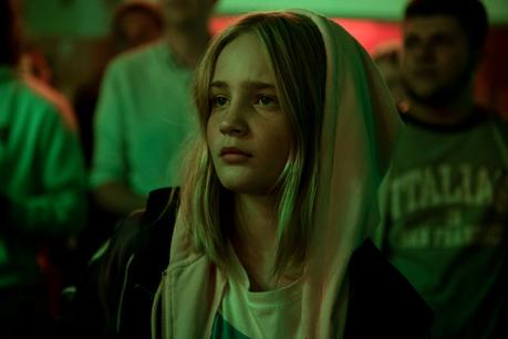 02 - SeaSparkle_Still14_SaarRogiers_┬®AaronLapeirre