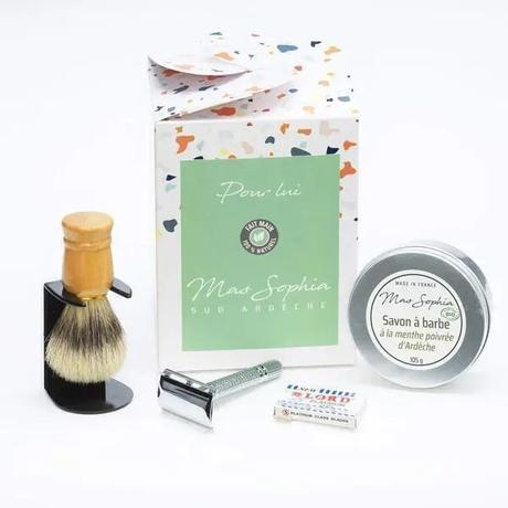 Noël au Naturel : quels soins et produits cosmétiques écoresponsables offrir à un homme tendance ?