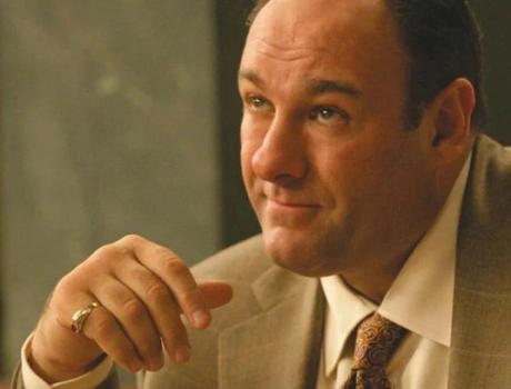 Symbole d’histoire et de style : Pourquoi les chevalières sont de retour au sommet de la tendance masculine ?