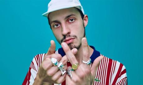 Symbole d’histoire et de style : Pourquoi les chevalières sont de retour au sommet de la tendance masculine ?