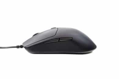 SteelSeries Rival 3 côté gauche