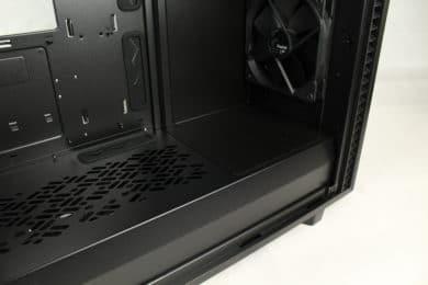 Intérieur gauche ci-dessous