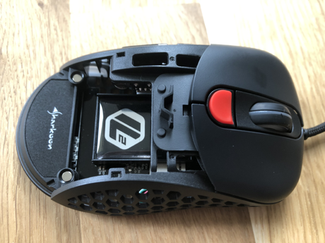 Le Sharkoon Light² 200 dans le test : Souris gaming ultralégère au niveau E-Sport ?