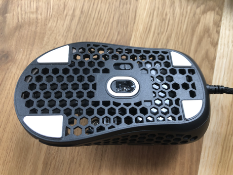 Le Sharkoon Light² 200 dans le test : Souris gaming ultralégère au niveau E-Sport ?