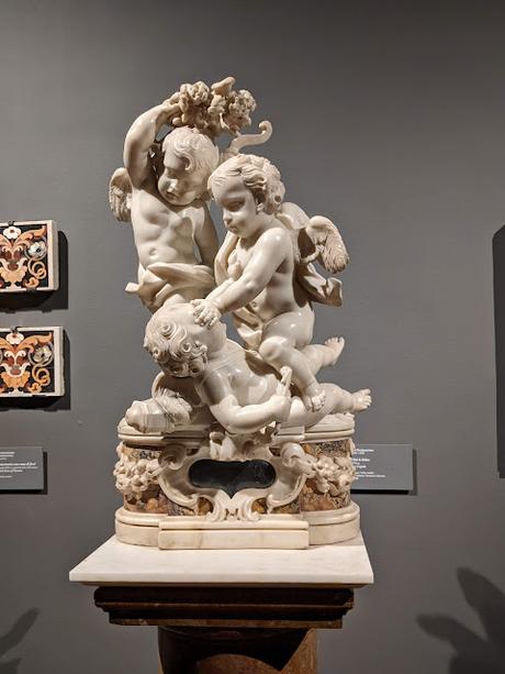 Trois petits Cupidons batailleurs par Giuseppe Sanmartino, le fameux sculpteur du Christ voilé