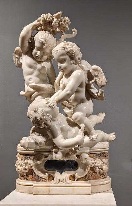 Trois petits Cupidons batailleurs par Giuseppe Sanmartino, le fameux sculpteur du Christ voilé