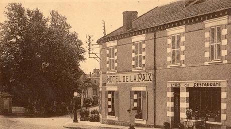 De la rue du Calvaire à l'hôtel de la Paix De la rue du Calvaire à l'hôtel de la Paix