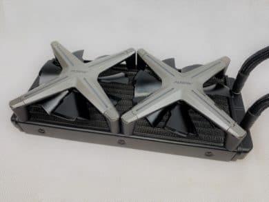 L'AiO avec ventilateurs montés