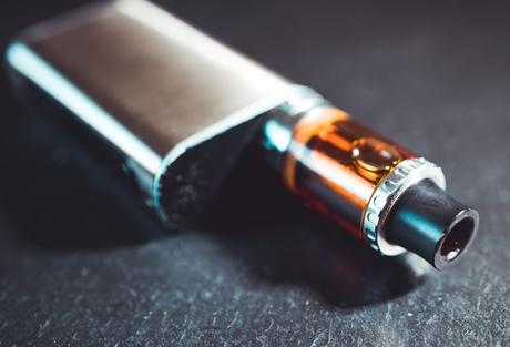 La question de la régulation des cigarettes électroniques fait l’objet de nombreux débats (Visuel Rocketlinks@Adobe Stock - Tom Eversley)