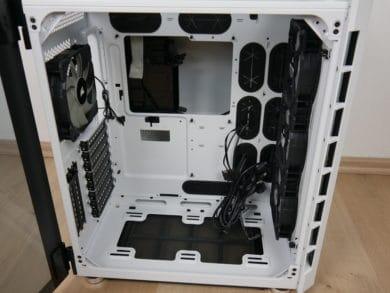 Qu’est-ce qui se passe réellement ? Le boîtier Corsair Crystal Series 680X RGB examiné Qu’est-ce qui se passe réellement ? Le boîtier Corsair Crystal Series 680X RGB examiné