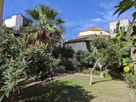 L'église de Saint Jean au tombeau et son jardin à Brindisi — 14 photos