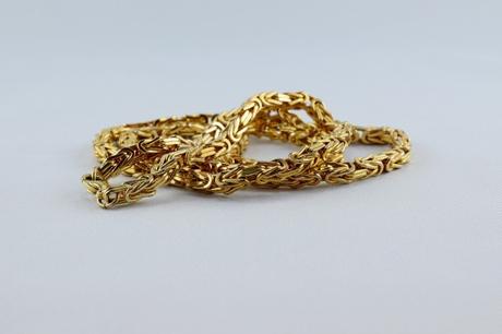 Les chaînes en or 18 carats : beauté, solidité, durabilité
