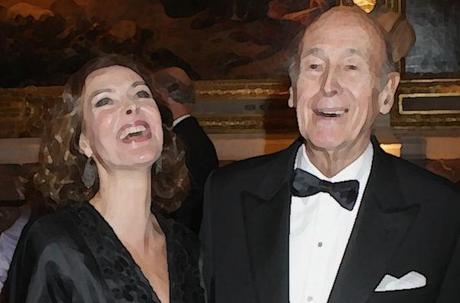 Giscard-le-dragueur à Carole Bouquet : est-ce que je peux visiter la maison ? Giscard-le-dragueur à Carole Bouquet : est-ce que je peux visiter la maison ?